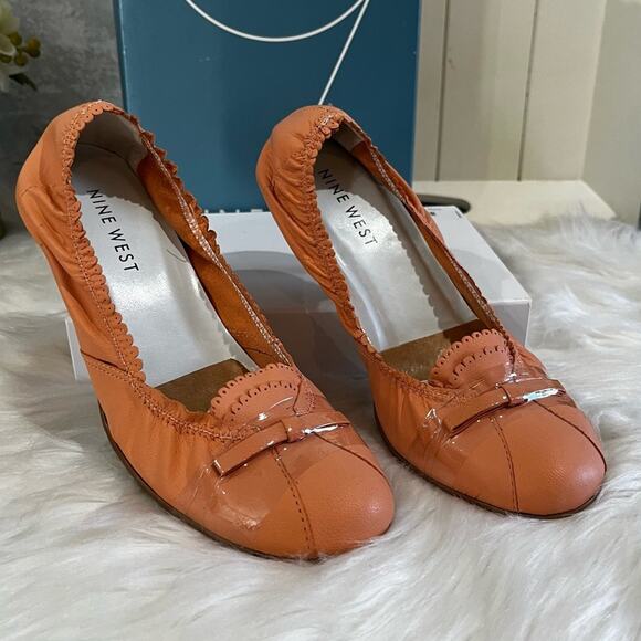 NEW Nine West Leather Ballet Loafer Scrunch Kitten Heels Apricot Coral 5.5 BNIB - Picture 1 of 16